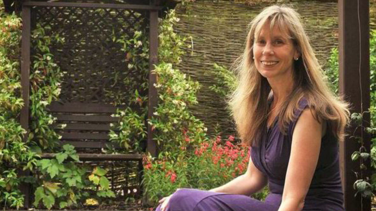 193: What Your Dreams Are Trying to Tell You with Theresa Cheung 193: What Your Dreams Are Trying to Tell You with Theresa Cheung